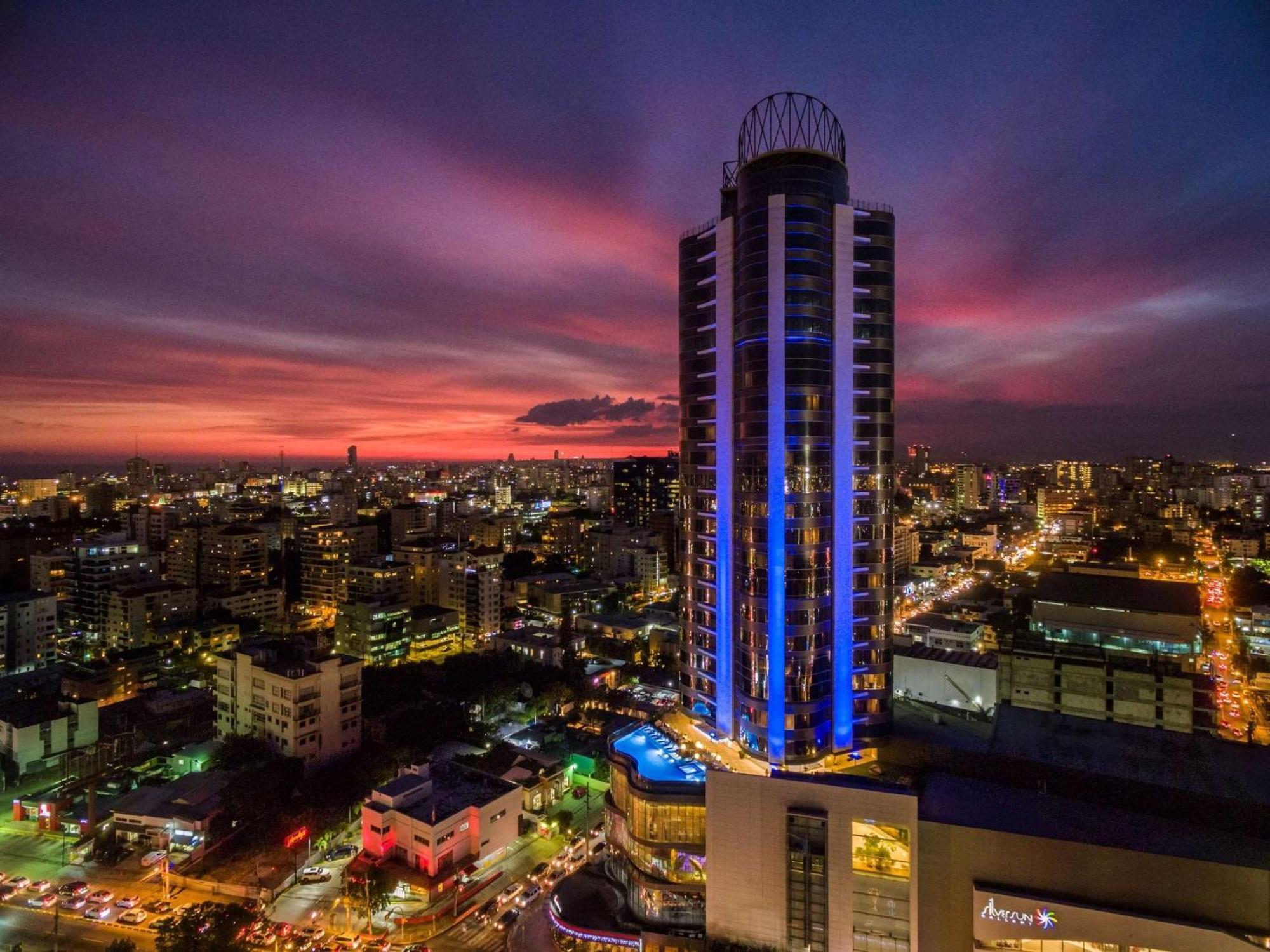 Embassy Suites By Hilton Santo Domingo Bagian luar foto
