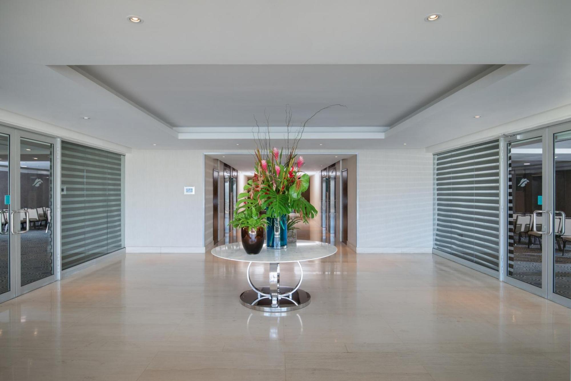 Embassy Suites By Hilton Santo Domingo Bagian luar foto