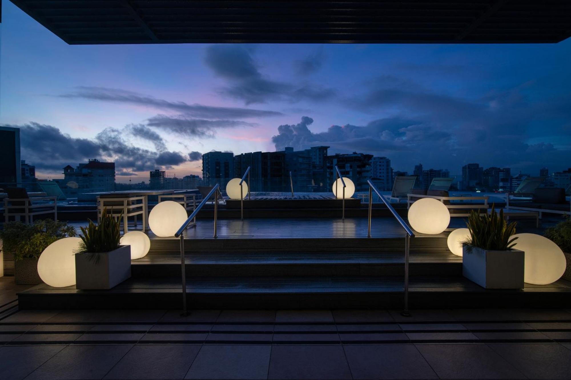 Embassy Suites By Hilton Santo Domingo Bagian luar foto