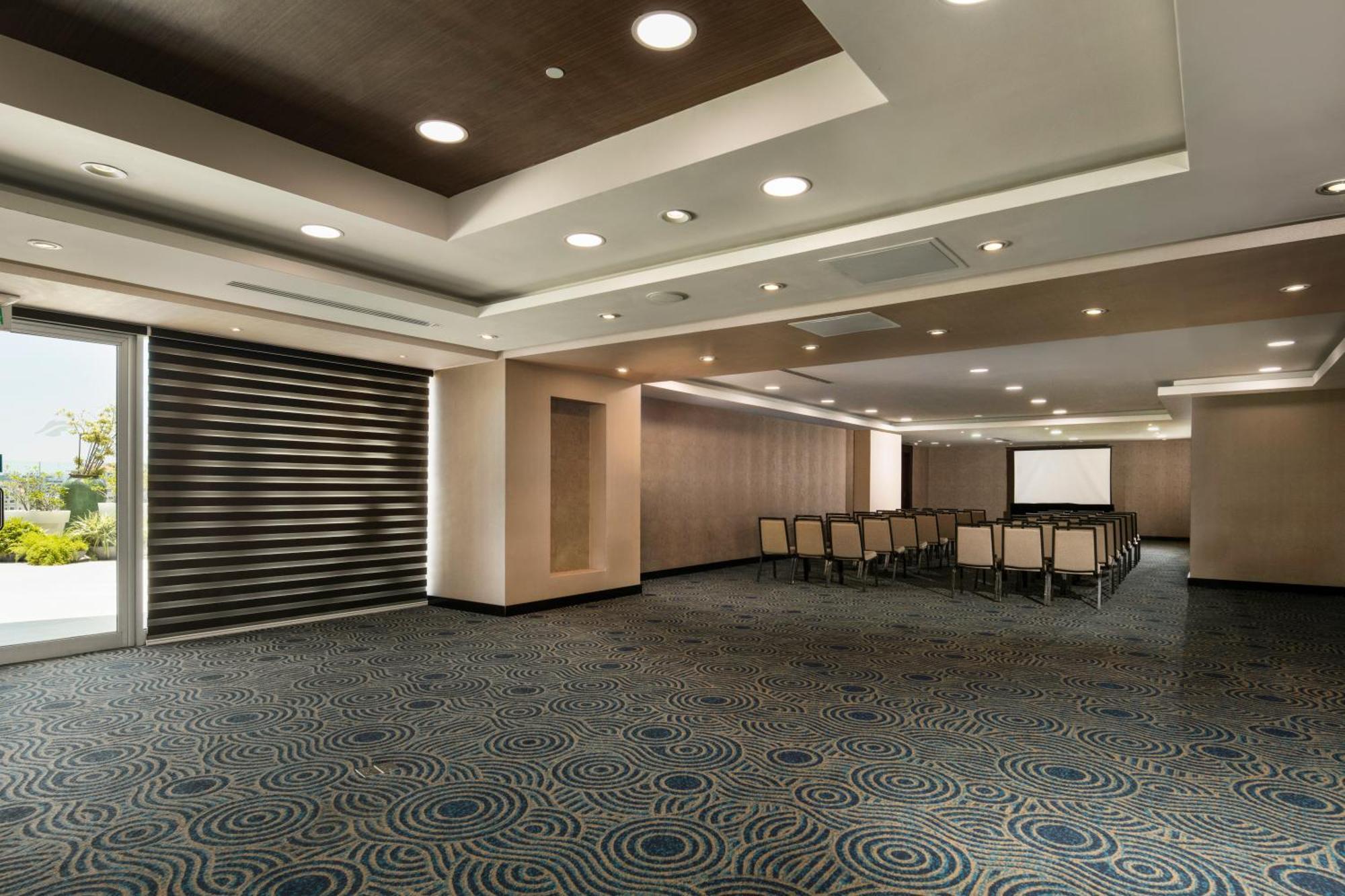 Embassy Suites By Hilton Santo Domingo Bagian luar foto