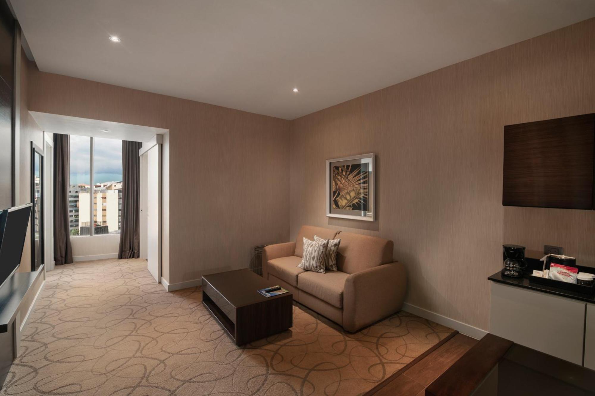 Embassy Suites By Hilton Santo Domingo Bagian luar foto