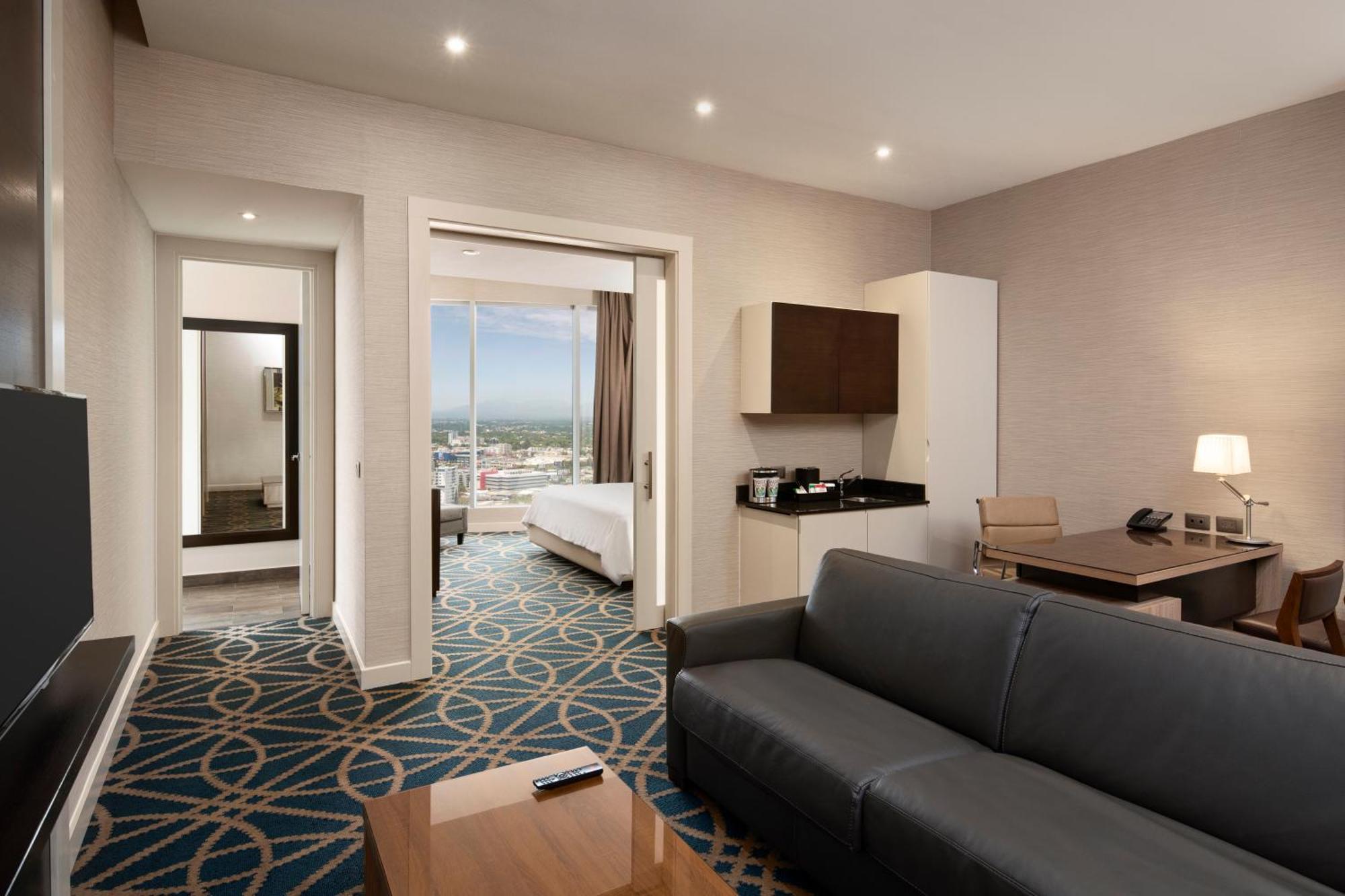 Embassy Suites By Hilton Santo Domingo Bagian luar foto
