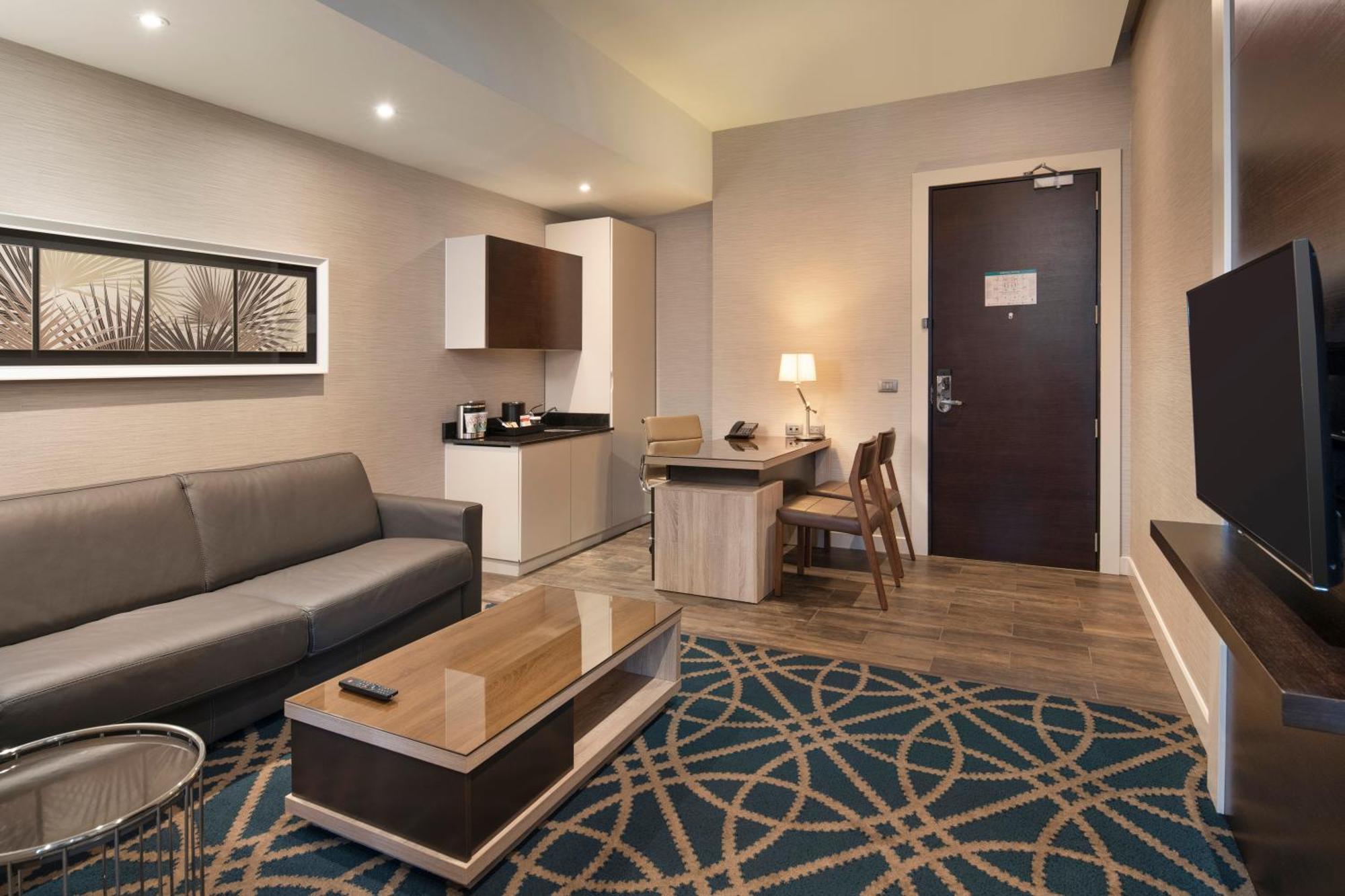 Embassy Suites By Hilton Santo Domingo Bagian luar foto
