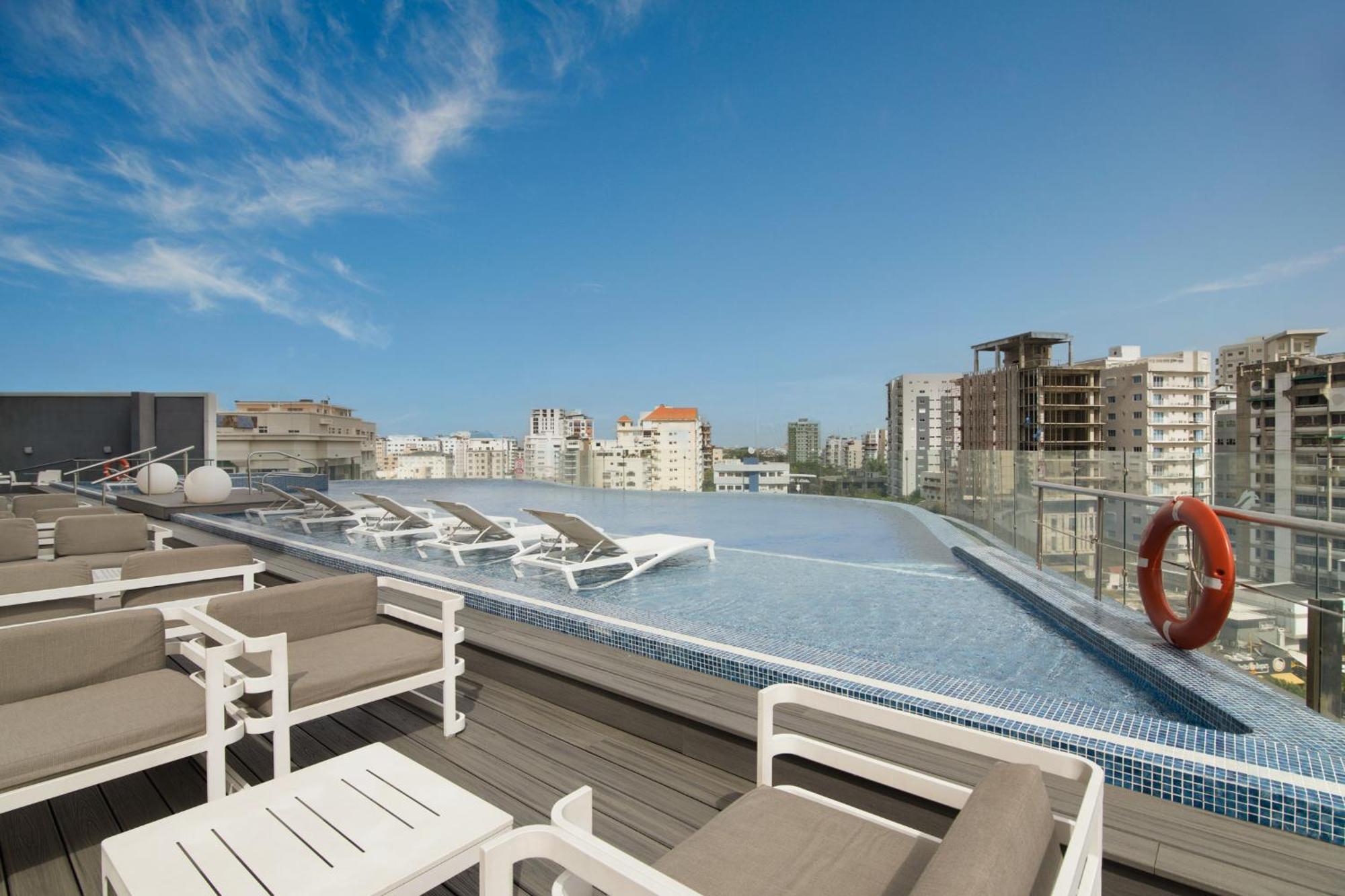 Embassy Suites By Hilton Santo Domingo Bagian luar foto