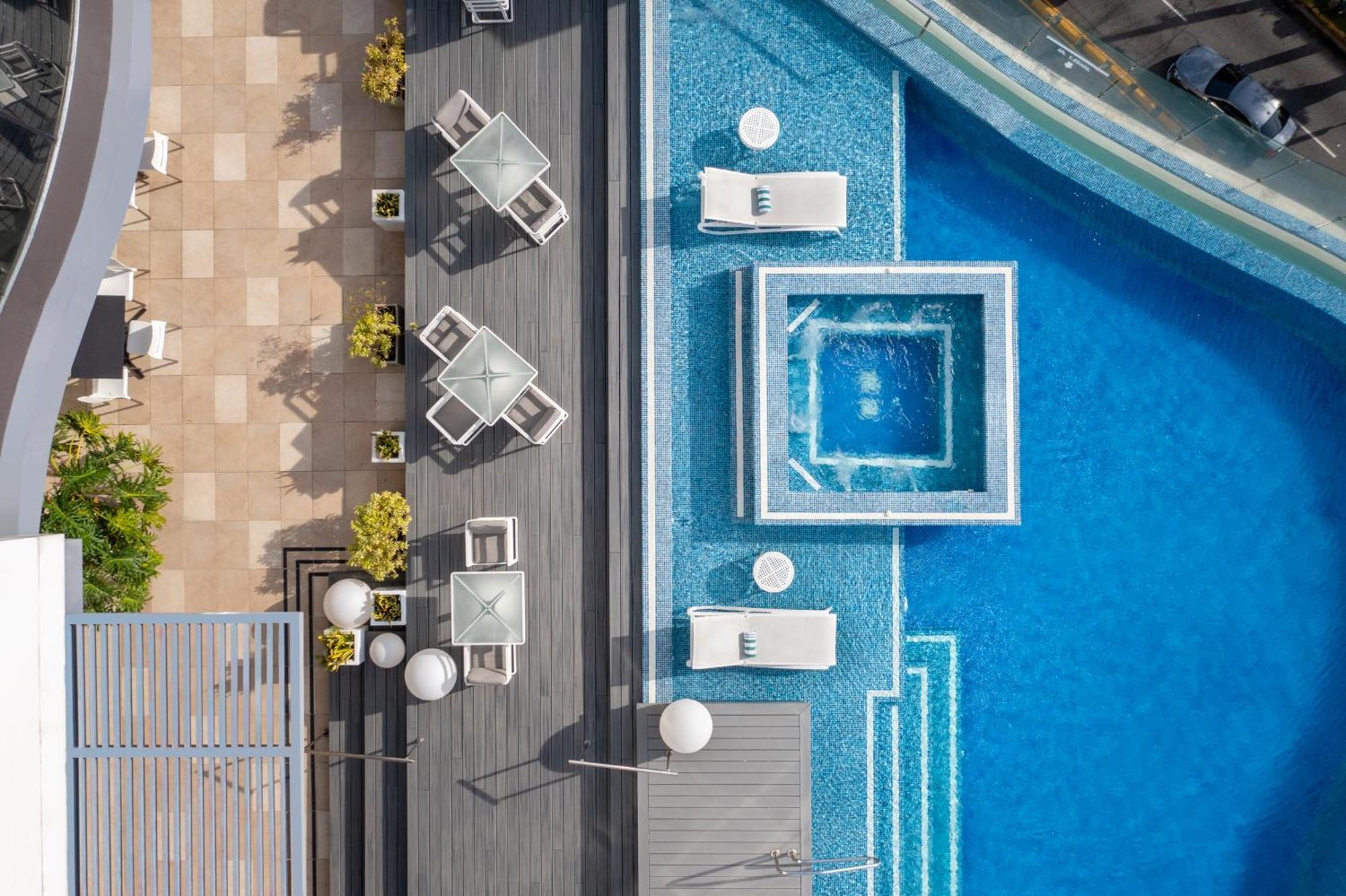 Embassy Suites By Hilton Santo Domingo Bagian luar foto